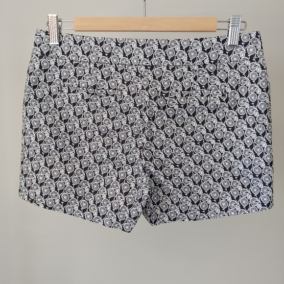 Banana Republic Hampton Fit Shorts Bicycle Print Size 2 Cotton - Picture 3 of 10
